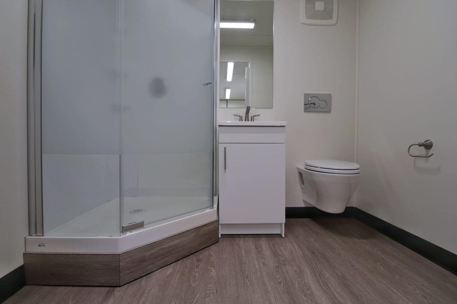 20′ Site office + Washroom - Container Holdings Pty Ltd