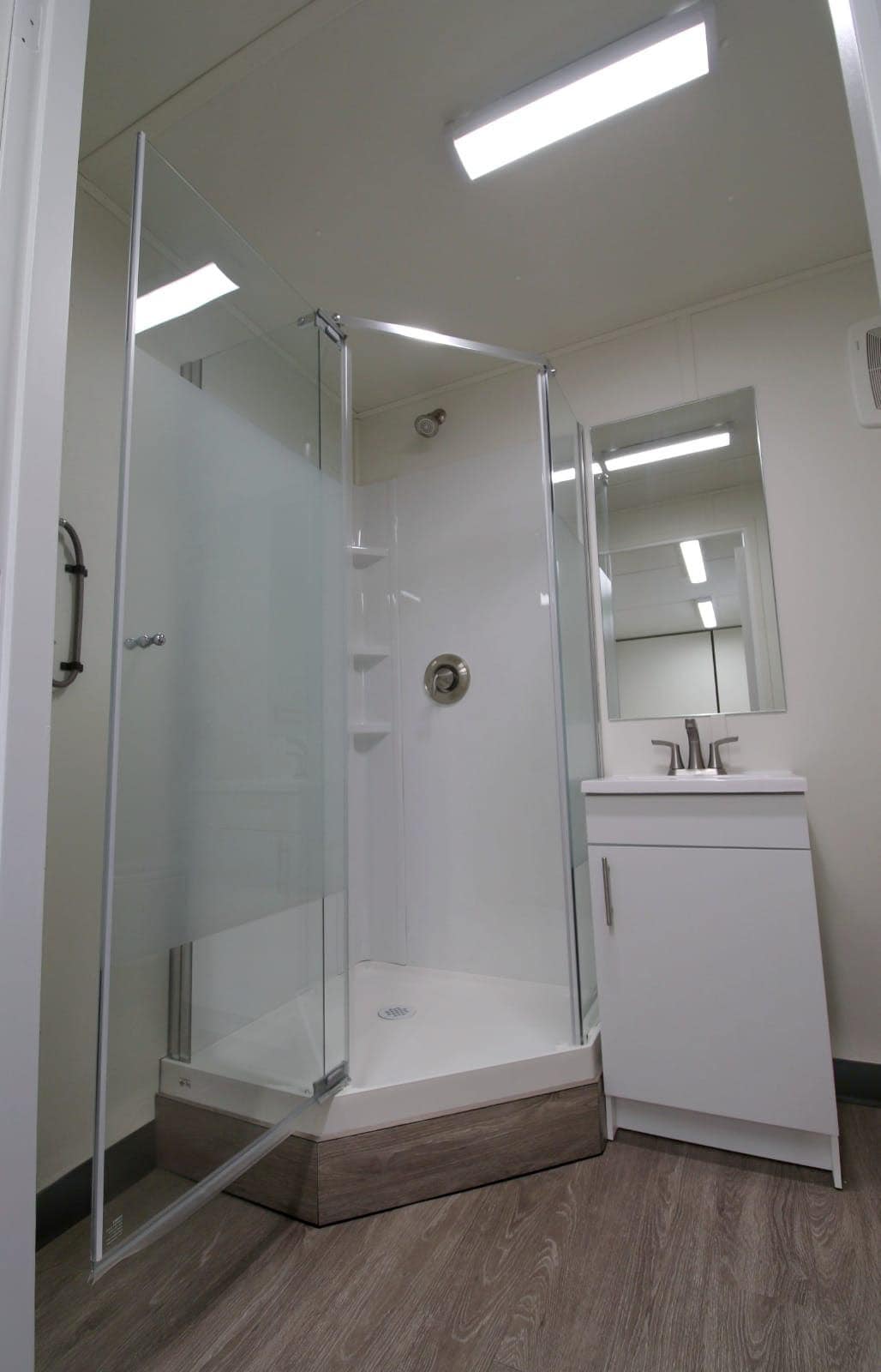 20′ Site office + Washroom - Container Holdings Pty Ltd
