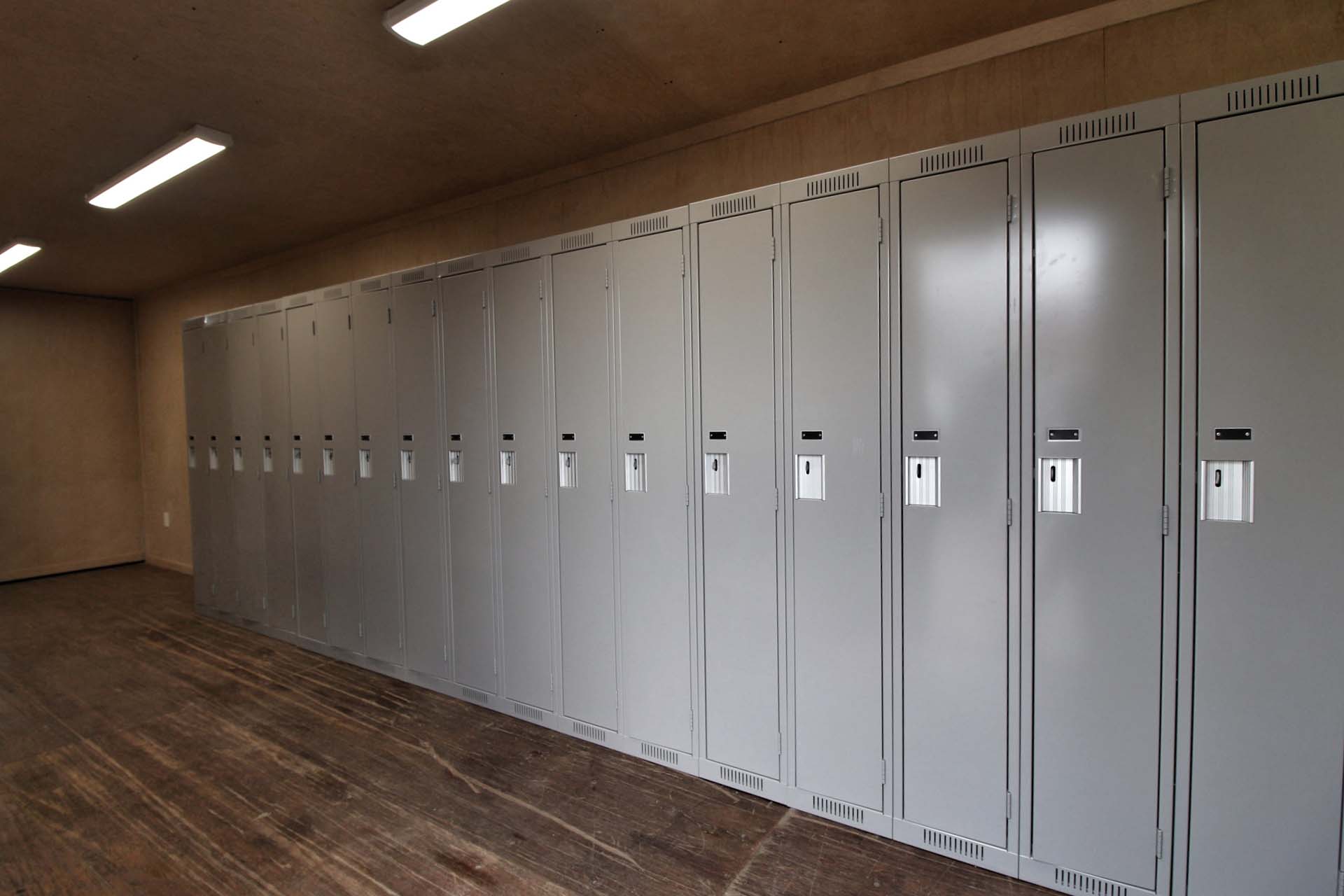 40’ Locker Room - Container Holdings Pty Ltd