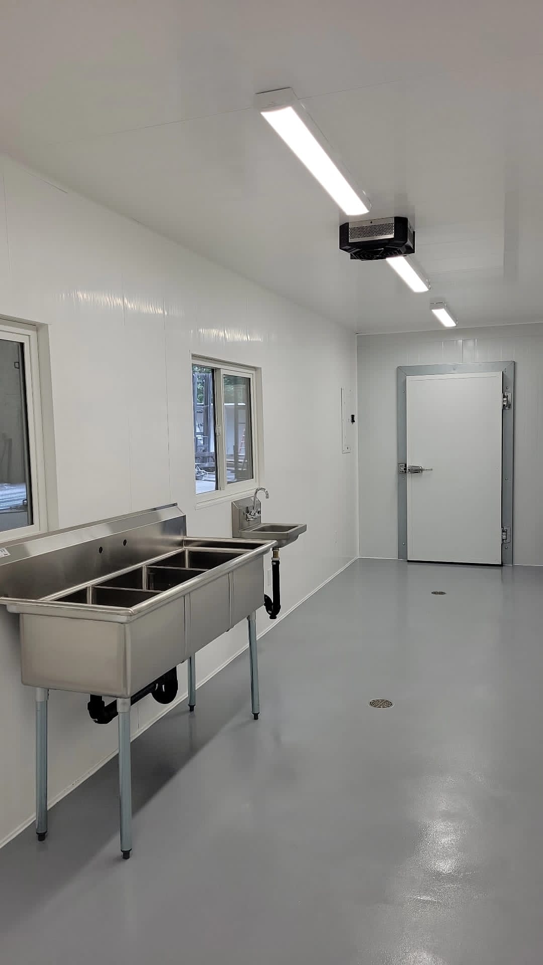 Food Processing Unit With Walk in Cooler - Container Holdings Pty Ltd