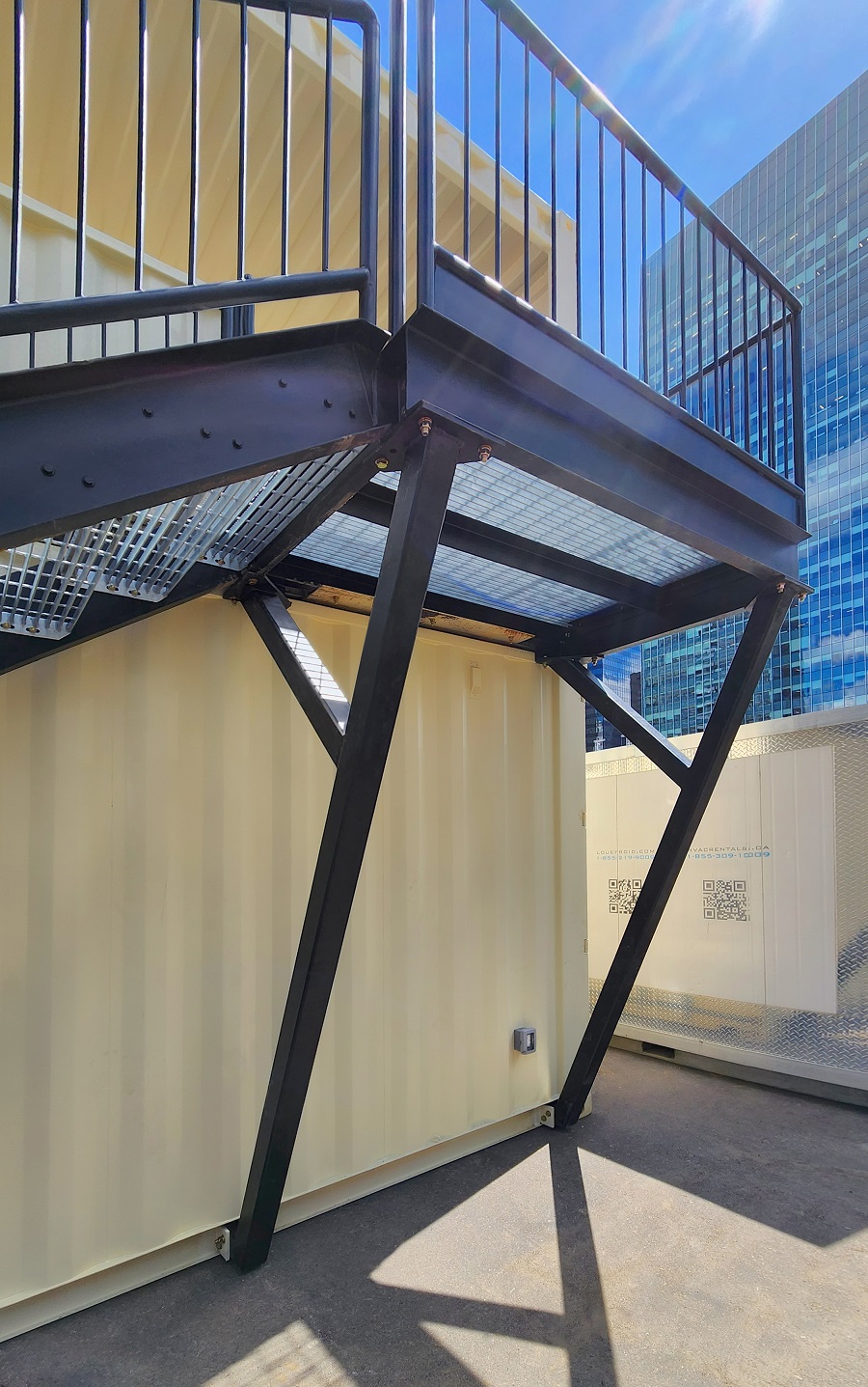 40’HC VIP Area with Patio for the Oilers - Container Holdings Pty Ltd